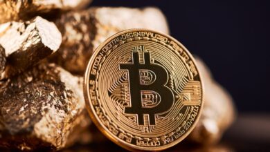 Is it better to invest in Bitcoin or gold? 15 Bitcoin and gold