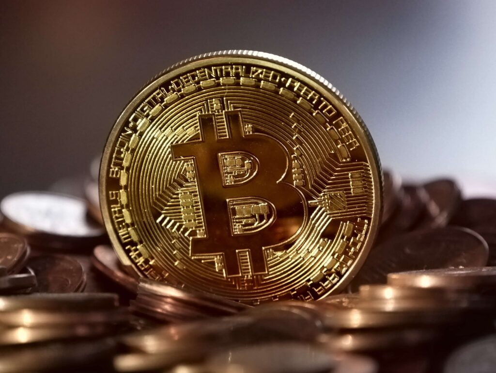 The Impact of Investor Sentiment on Bitcoin Returns 2 Bitcoin Returns